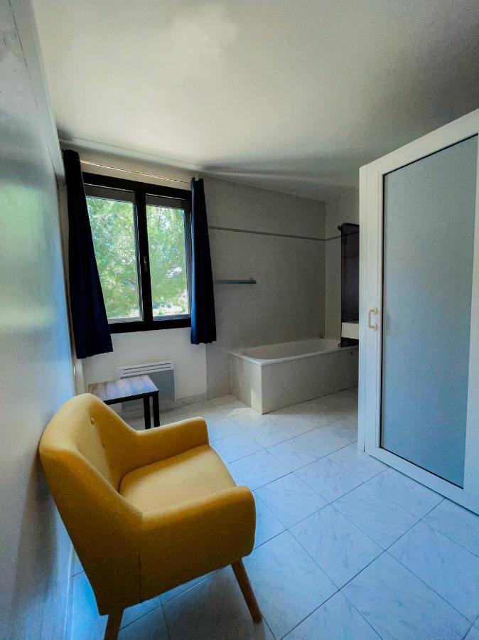 Logis Hotel & Restaurant L'Etape Bouc Bel Air - Gardanne Ngoại thất bức ảnh