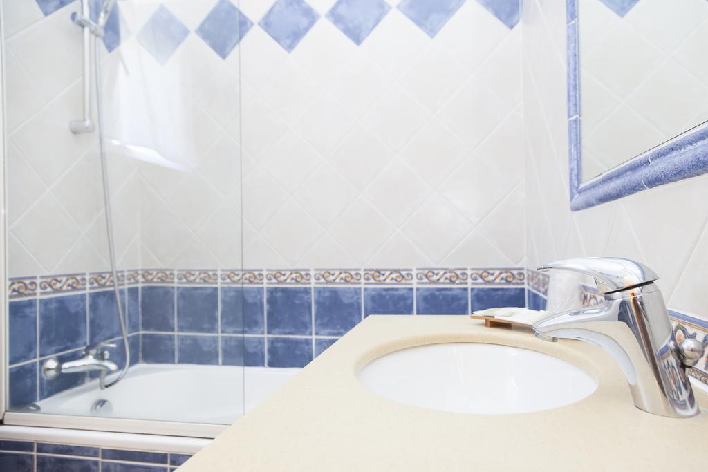 Logis Hotel & Restaurant L'Etape Bouc Bel Air - Gardanne Ngoại thất bức ảnh