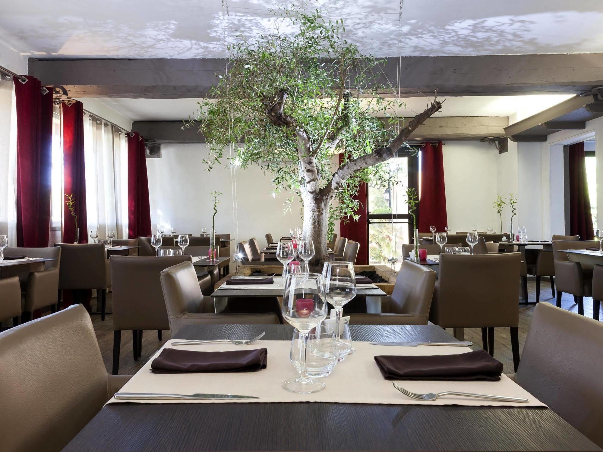 Logis Hotel & Restaurant L'Etape Bouc Bel Air - Gardanne Ngoại thất bức ảnh